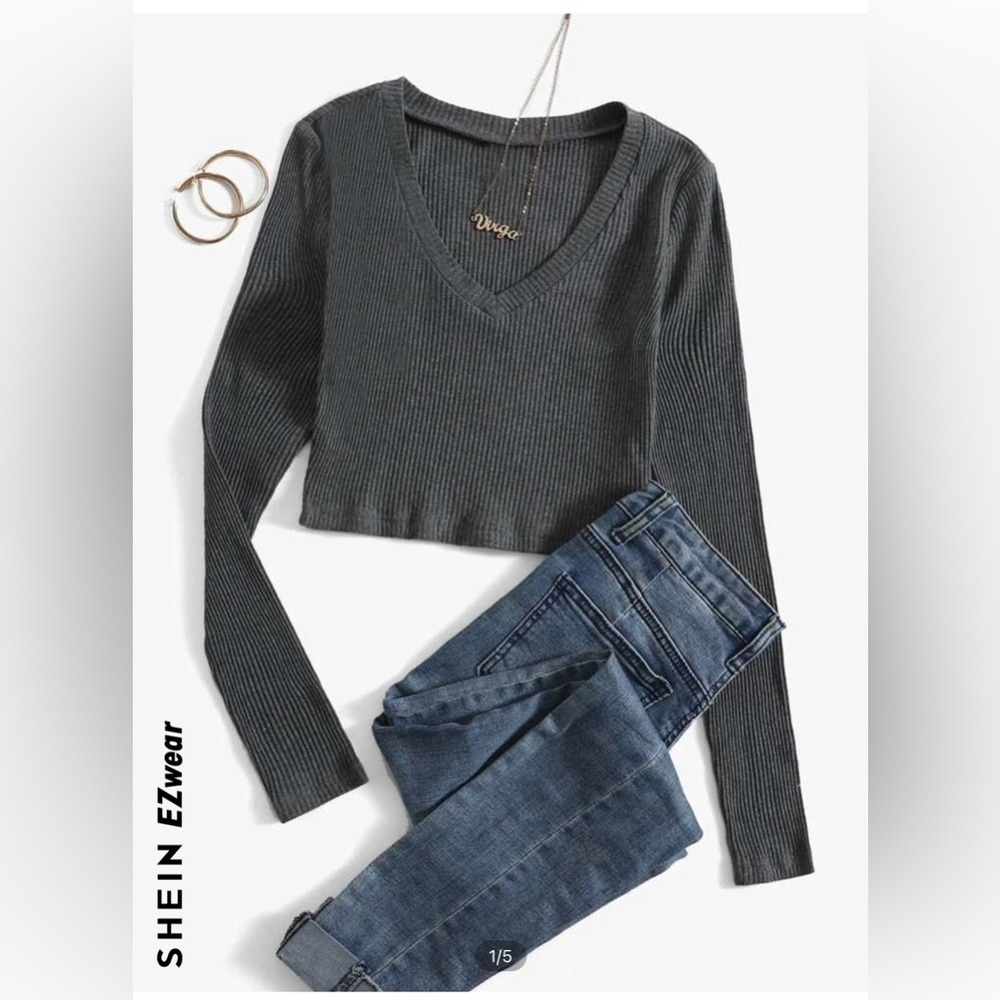 Grey ribbed knit shirt